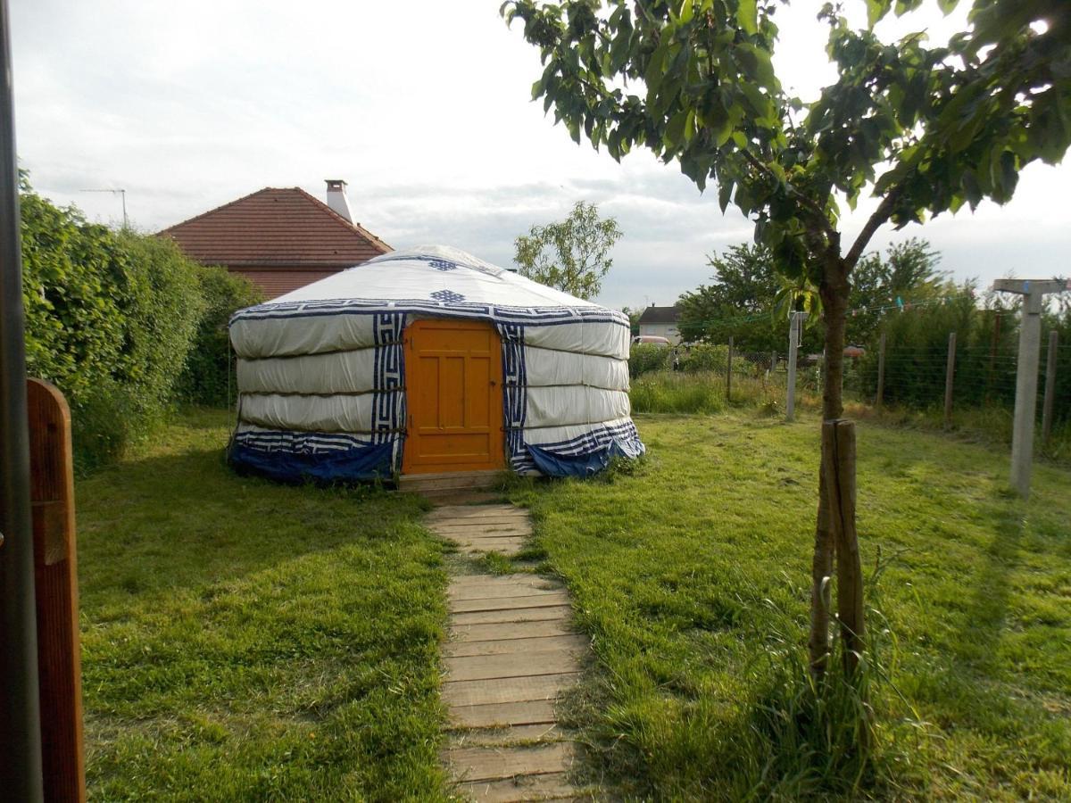 Yourte Mongole Huriel Kültér fotó