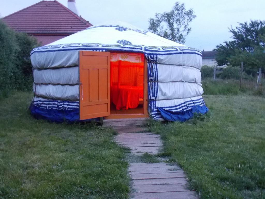 Yourte Mongole Huriel Kültér fotó